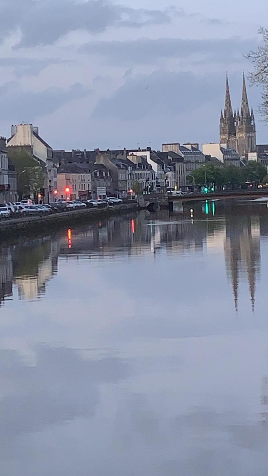 Auberge Du Finistere: Cozy Rooms Near City Center and Odet River Quimper Exterior photo