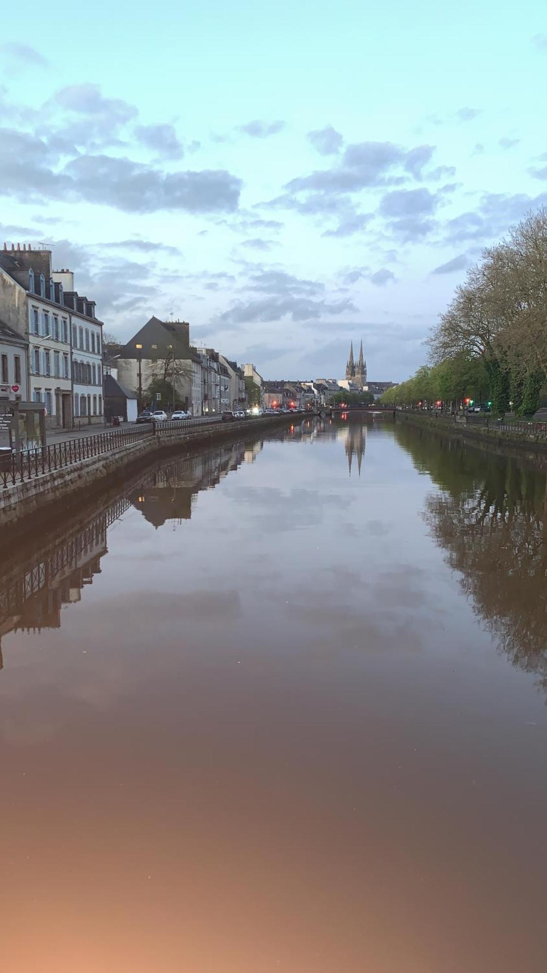 Auberge Du Finistere: Cozy Rooms Near City Center and Odet River Quimper Exterior photo